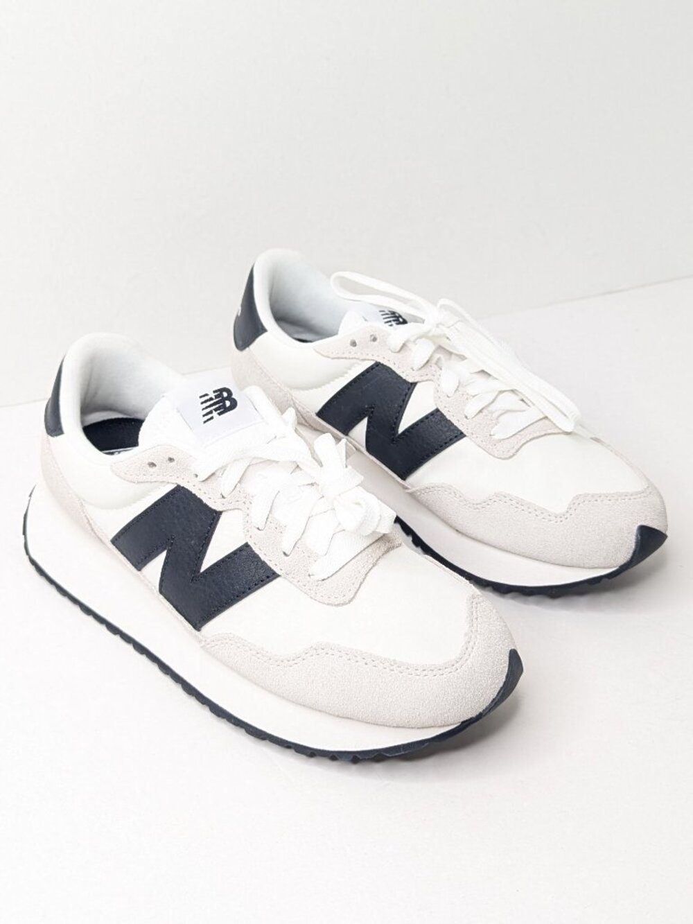 New Balance 237 Classic Sneakers White Black Grey Womens 9